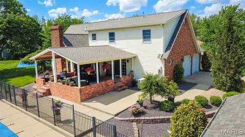 Exterior - 752 E 4th St, Aviston, IL 62216 photo 19 of 20