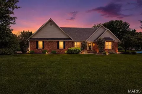 Exterior - 752 E 4th St, Aviston, IL 62216 photo 20 of 20