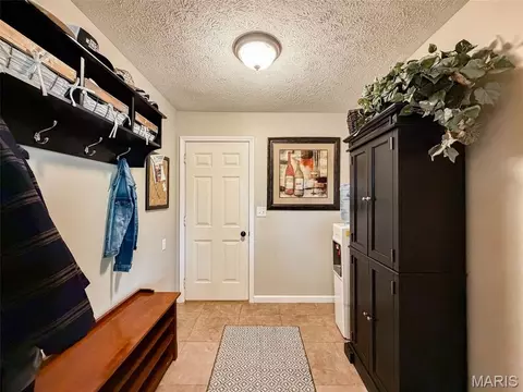 Entry Way - 752 E 4th St, Aviston, IL 62216 photo 3 of 4