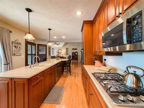 Kitchen - 752 E 4th St, Aviston, IL 62216 photo 4 of 6