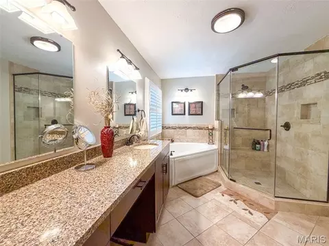 Bath - 752 E 4th St, Aviston, IL 62216 photo 1 of 6