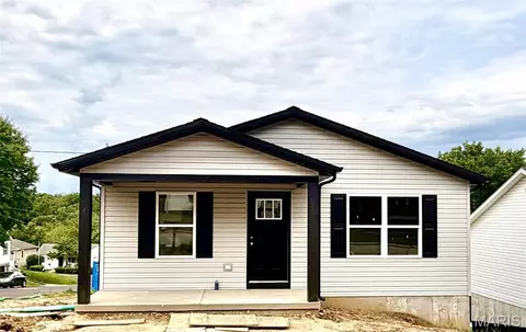 223 Fair St, Washington, MO 63090