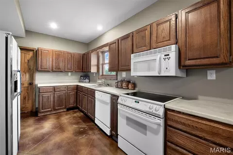 Kitchen - 175 Cedar Creek Ln, Jackson, MO 63755 photo 5 of 6
