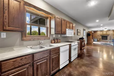 Kitchen - 175 Cedar Creek Ln, Jackson, MO 63755 photo 6 of 6