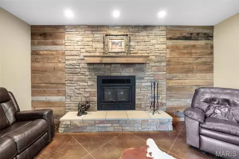 Living - 175 Cedar Creek Ln, Jackson, MO 63755 photo 2 of 3