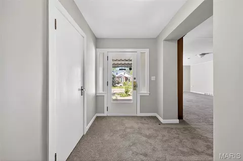 Entry Way - 765 N Main St, Saint Clair, MO 63077 photo 2 of 8