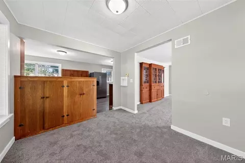 Entry Way - 765 N Main St, Saint Clair, MO 63077 photo 4 of 8
