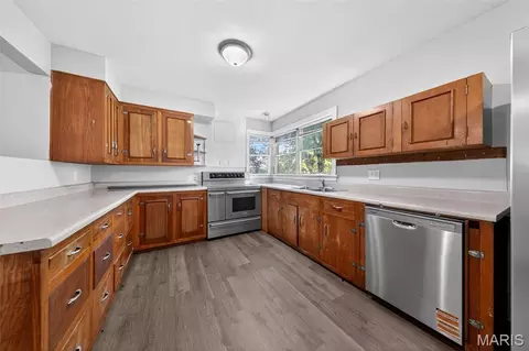 Kitchen - 765 N Main St, Saint Clair, MO 63077 photo 2 of 5
