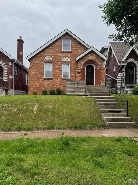 5251 Walsh St, Saint Louis, MO 63109