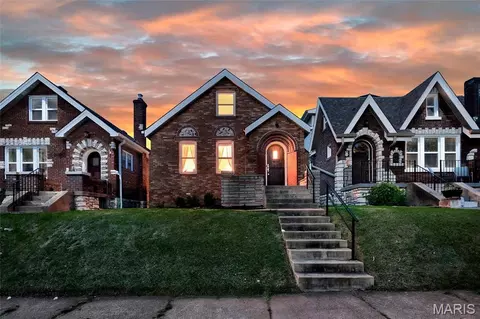 5251 Walsh St, Saint Louis, MO 63109