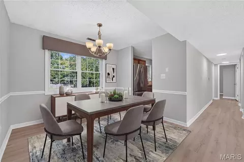 1527 Swallow Dr, Brentwood, MO 63144