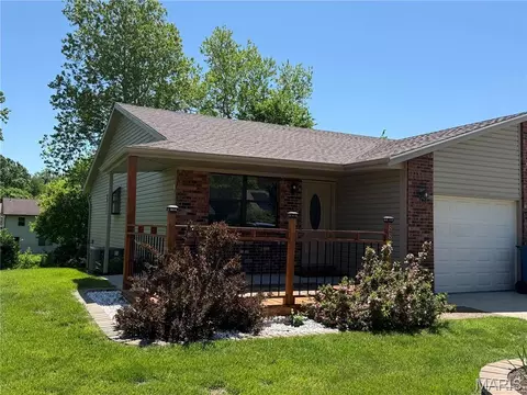 885 Lester Ave, Collinsville, IL 62234