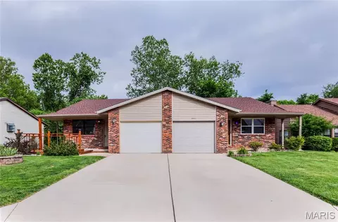 885 Lester Ave, Collinsville, IL 62234