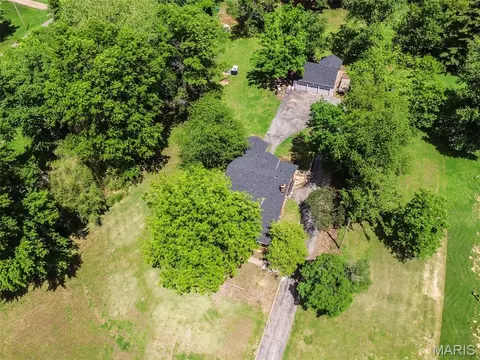 12420 Bellefontaine Rd, Saint Louis, MO 63138