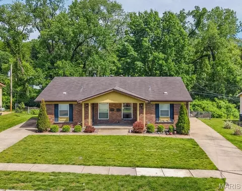 5239 Ville Anita Ct, Hazelwood, MO 63042