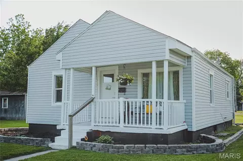 Exterior - 307 N 3rd St, Chaffee, MO 63740 photo 1 of 2