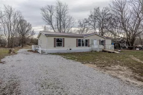 19456 Jewell Rd, Lebanon, MO 65536