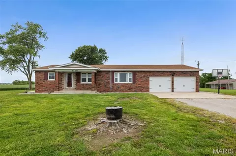 12307 County Highway 27, Nashville, IL 62263
