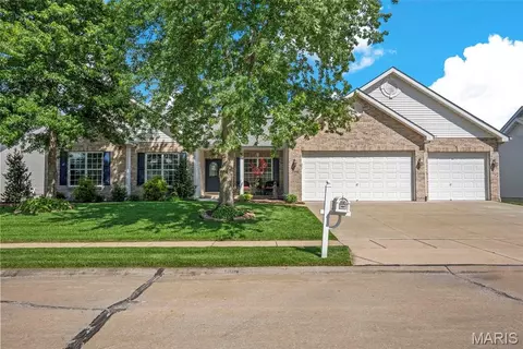 2008 Blossom Bay Ct, Saint Peters, MO 63376