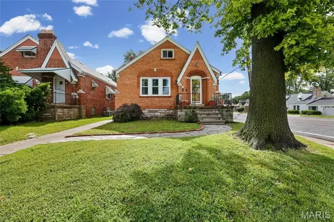 9058 Rosemary Ave, Saint Louis, MO 63123