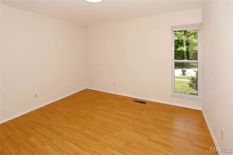 Bedroom - 607 Garden Leaf Ct, Ballwin, MO 63011 photo 2 of 2
