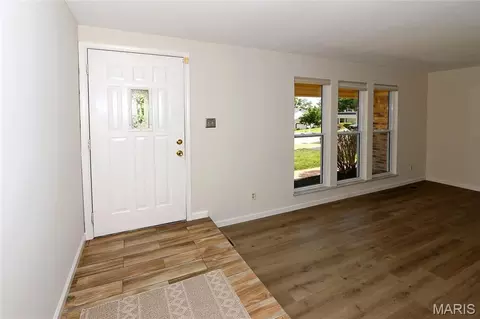 Entry Way - 607 Garden Leaf Ct, Ballwin, MO 63011 photo 1 of 1