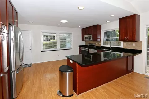 Kitchen - 607 Garden Leaf Ct, Ballwin, MO 63011 photo 1 of 4