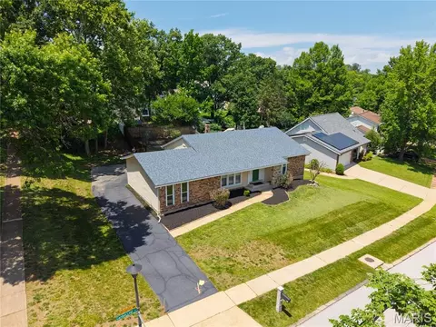 View/Area - 607 Garden Leaf Ct, Ballwin, MO 63011 photo 2 of 3