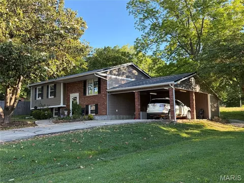 265 W Click Ave, Puxico, MO 63960