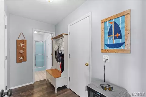 Entry Way - 436 E 3rd St #A, Alton, IL 62002 photo 1 of 7