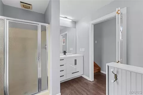 Bath - 436 E 3rd St #A, Alton, IL 62002 photo 1 of 1