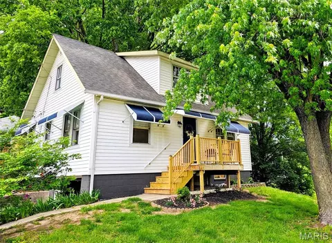 1050 S 4th St, Saint Charles, MO 63301