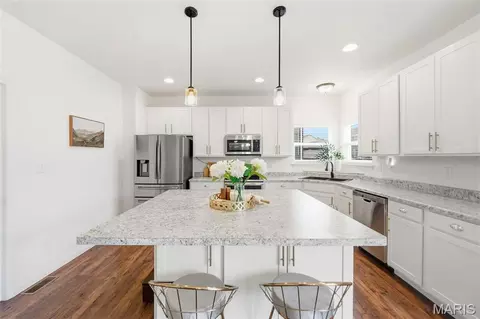 Kitchen - 413 Fox Sedge Ct, O'fallon, MO 63366 photo 2 of 4