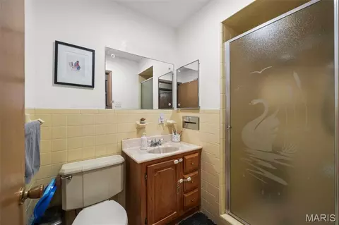 Bath - 7204 Rockspring Dr, Affton, MO 63123 photo 1 of 3