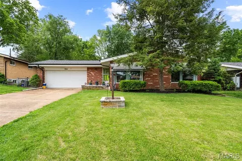 7204 Rockspring Dr, Affton, MO 63123