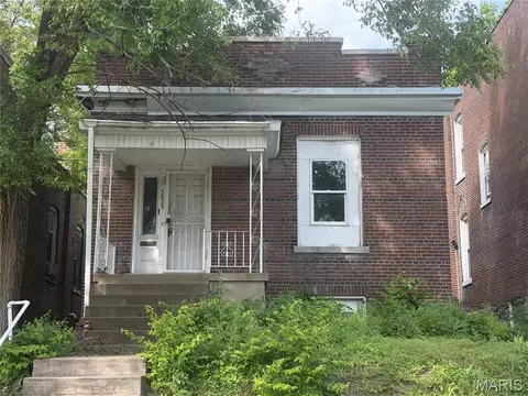 5825 Romaine Pl, Saint Louis, MO 63112