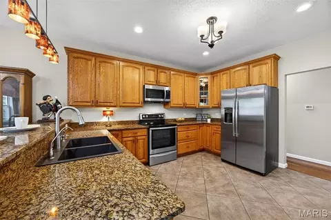 Kitchen - 51 Parkview Ln, Troy, MO 63379 photo 3 of 3