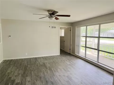 Living - 446 Kathryn Dr, Arnold, MO 63010 photo 2 of 2