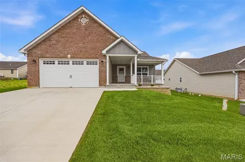 40 Butterfield Dr, Farmington, MO 63640