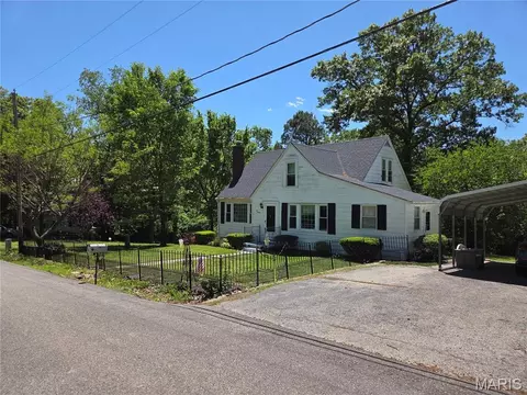 116 Robin Hill Dr, Steelville, MO 65565