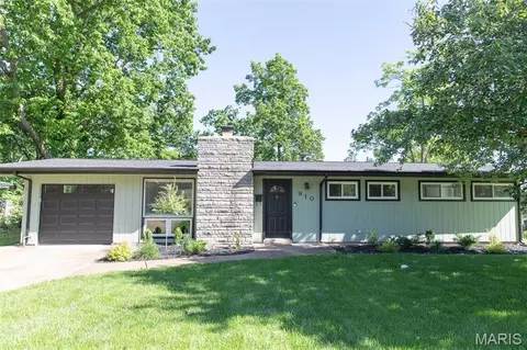 910 Coffey Dr, Crestwood, MO 63126