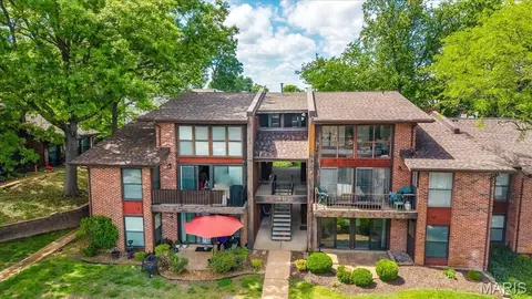 1084 Mersey Bend Dr #D, Saint Louis, MO 63129