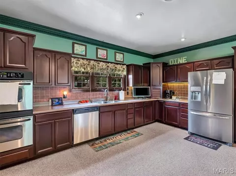 Kitchen - 245 Chickadee Ln, Sullivan, MO 63080 photo 5 of 10