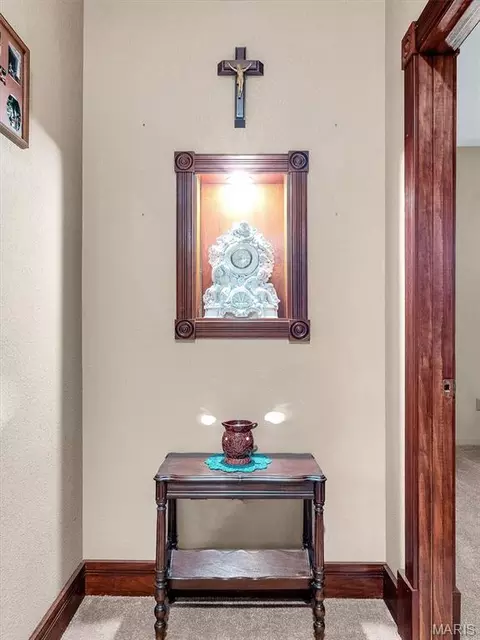 Entry Way - 245 Chickadee Ln, Sullivan, MO 63080 photo 6 of 7
