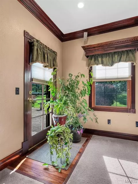 Entry Way - 245 Chickadee Ln, Sullivan, MO 63080 photo 5 of 7