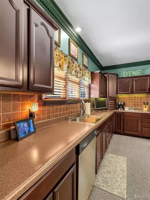 Kitchen - 245 Chickadee Ln, Sullivan, MO 63080 photo 10 of 10