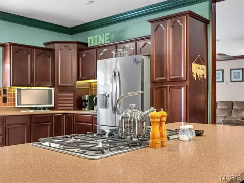 Kitchen - 245 Chickadee Ln, Sullivan, MO 63080 photo 6 of 10