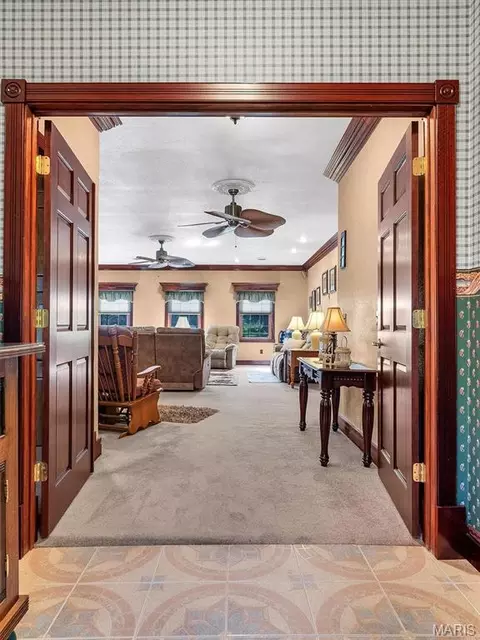 Entry Way - 245 Chickadee Ln, Sullivan, MO 63080 photo 2 of 7
