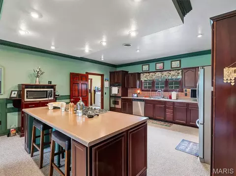 Kitchen - 245 Chickadee Ln, Sullivan, MO 63080 photo 2 of 10