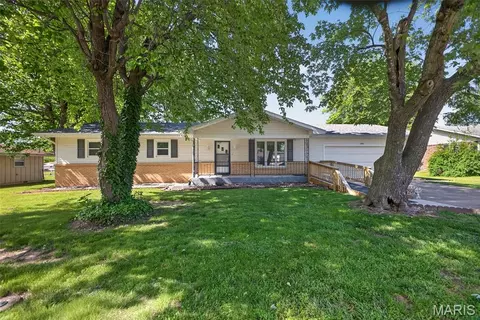 273 Farmers Ln, Lebanon, MO 65536